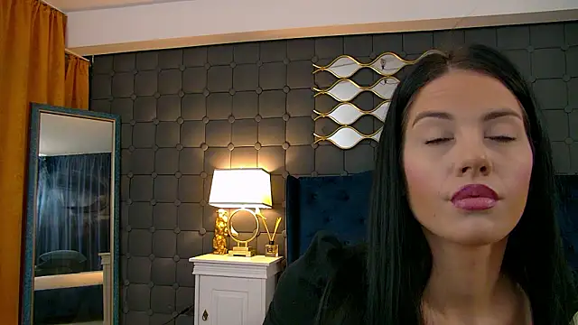 Snapshot of LeyaCass chatting on March 14, 2026, 4:18 am LeyaCass online show from March 14, 2026, 4:18 am