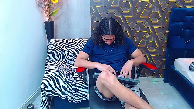 nazper online show from November 7, 2025, 3:27 pm