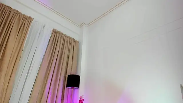 SabrinaWarrenn online show from October 2, 2025, 12:14 am