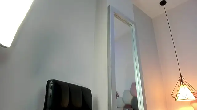 SabrinaWarrenn online show from March 10, 2025, 11:34 am