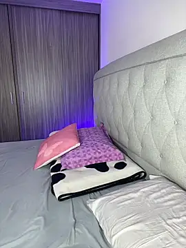 Nicole stonee online show from April 28, 2026, 8:46 pm