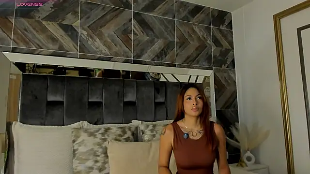 TaniaSmith1 online show from November 11, 2025, 11:20 pm