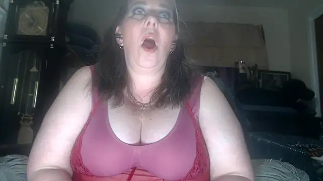 Snapshot of ladyscarlotta chatting on June 6, 2026, 10:04 pm ladyscarlotta online show from June 6, 2026, 10:04 pm