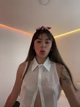 AmmyCollinsW online show from November 28, 2025, 7:47 pm