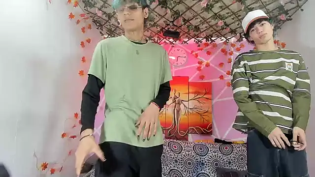 Fresahot2005 online show from December 2, 2025, 1:57 pm