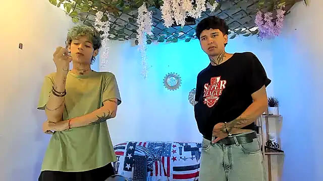 Fresahot2005 online show from November 5, 2025, 2:31 pm