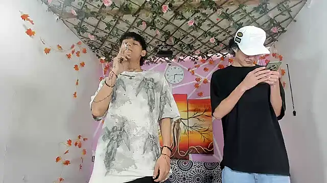 Fresahot2005 online show from December 19, 2025, 7:16 pm