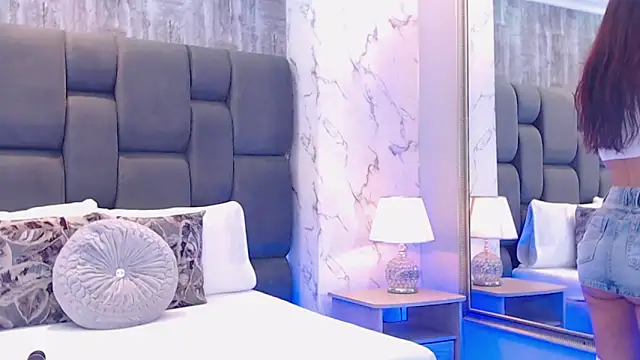 Snapshot of SophieWolkman chatting on March 14, 2026, 12:11 pm SophieWolkman online show from March 14, 2026, 12:11 pm