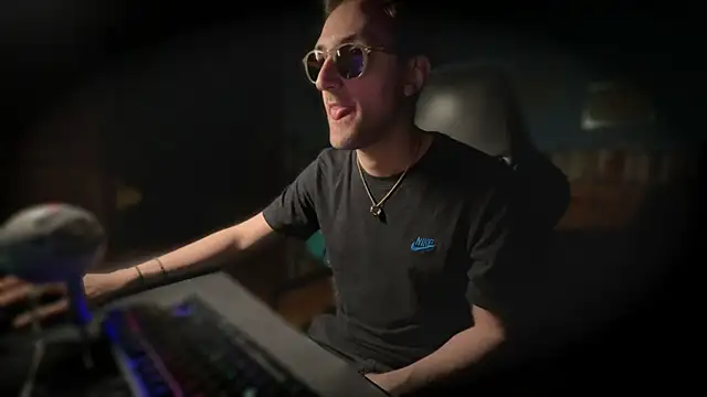 Snapshot of Stefisexy91 chatting on October 16, 2025, 8:39 pm Stefisexy91 online show from October 16, 2025, 8:39 pm