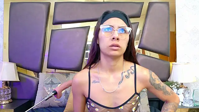 NicoleEsposito online show from January 7, 2026, 12:43 pm