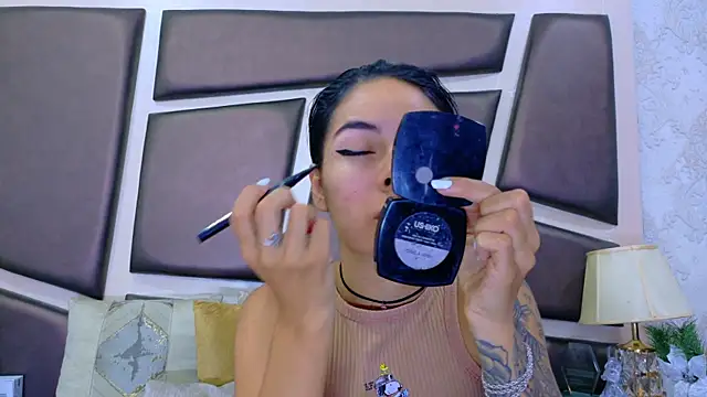 NicoleEsposito online show from April 28, 2026, 1:04 pm