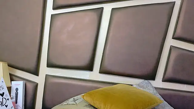 NicoleEsposito online show from June 10, 2026, 1:12 pm