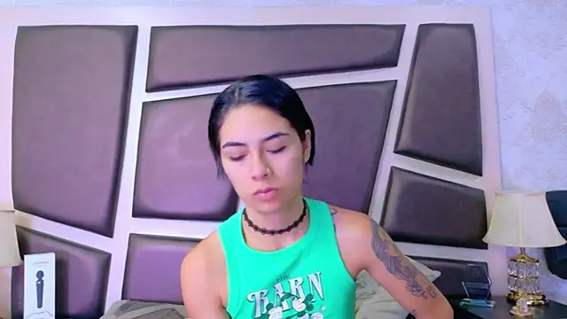 NicoleEsposito online show from June 18, 2026, 1:49 pm