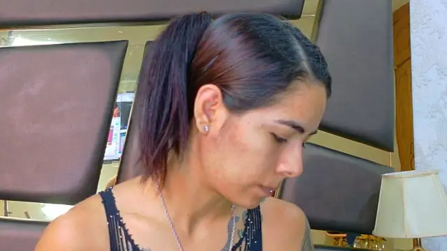 Snapshot of NicoleEsposito chatting on November 14, 2025, 12:53 pm NicoleEsposito online show from November 14, 2025, 12:53 pm