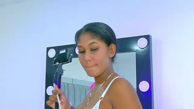 Snapshot of AlisonJaimes chatting on October 31, 2025, 1:19 pm AlisonJaimes online show from October 31, 2025, 1:19 pm