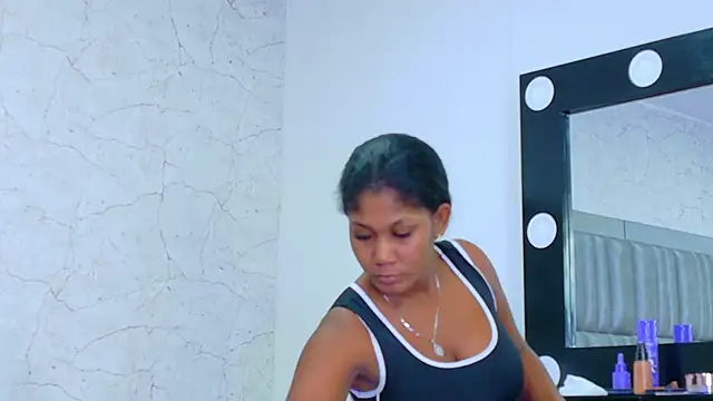 Snapshot of AlisonJaimes chatting on November 8, 2025, 1:03 pm AlisonJaimes online show from November 8, 2025, 1:03 pm