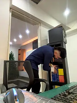 Snapshot of _tony8 chatting on November 29, 2025, 3:12 pm tony8 online show from November 29, 2025, 3:12 pm