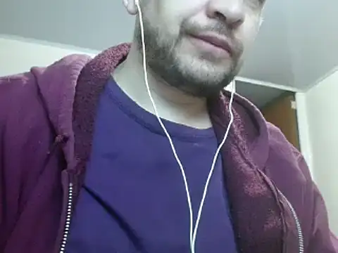 Snapshot of camiloking1720 chatting on February 15, 2025, 4:25 am camiloking1720 online show from February 15, 2025, 4:25 am