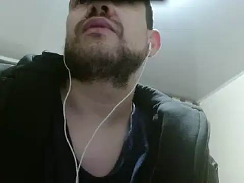 Snapshot of camiloking1720 chatting on February 4, 2025, 2:07 am camiloking1720 online show from February 4, 2025, 2:07 am