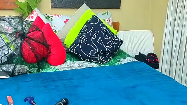 Snapshot of MidnightPassionxx chatting on November 19, 2025, 9:53 am MidnightPassionxx online show from November 19, 2025, 9:53 am