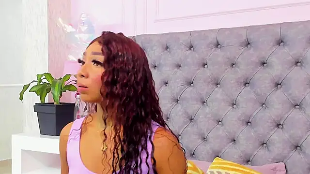 Snapshot of HaileeRoberts chatting on July 21, 2026, 12:39 pm HaileeRoberts online show from July 21, 2026, 12:39 pm