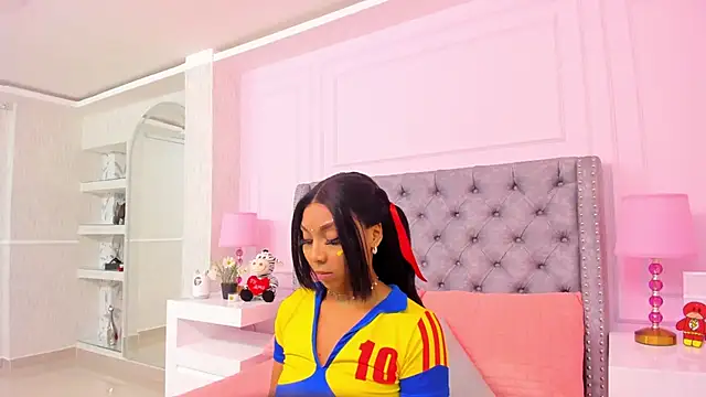 HaileeRoberts online show from February 27, 2025, 12:12 pm