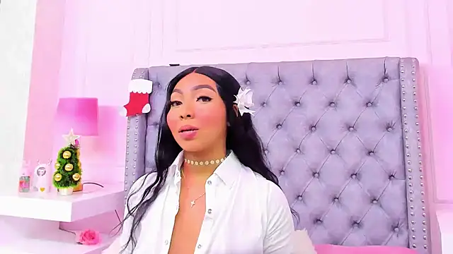 HaileeRoberts online show from November 17, 2025, 12:31 pm