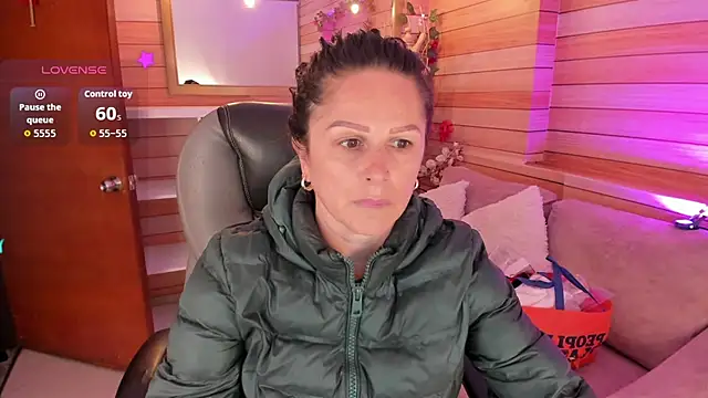 Snapshot of Victoria_collins_1 chatting on June 27, 2026, 10:21 am Victoria collins 1 online show from June 27, 2026, 10:21 am