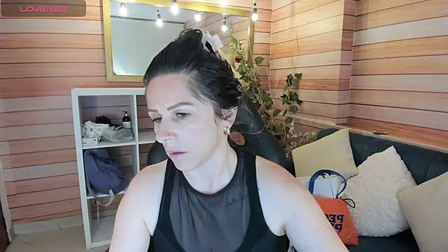 Snapshot of Victoria_collins_1 chatting on August 1, 2026, 9:29 am Victoria collins 1 online show from August 1, 2026, 9:29 am