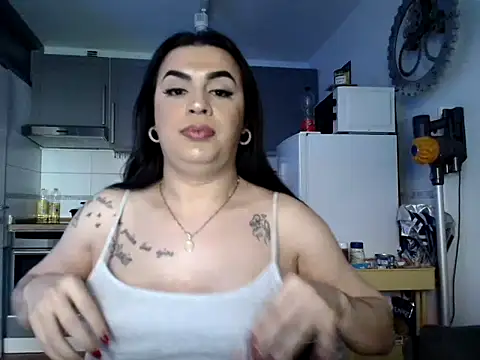 Snapshot of Dulce_hot_23_ chatting on May 19, 2026, 2:46 pm Dulce hot 23 online show from May 19, 2026, 2:46 pm