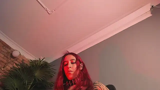 ALICEPOIXXXON online show from September 28, 2025, 11:55 pm