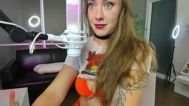 Snapshot of AngelPaull chatting on December 16, 2024, 12:15 am AngelPaull online show from December 16, 2024, 12:15 am