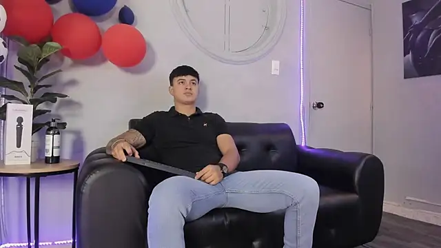 Cristopher strong online show from June 19, 2026, 12:00 pm