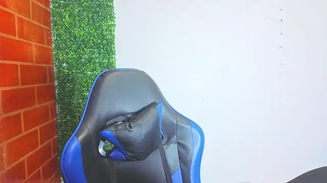 Snapshot of Demitryo chatting on February 14, 2026, 2:45 am Demitryo online show from February 14, 2026, 2:45 am