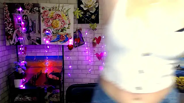 Snapshot of Darina_M_ chatting on November 11, 2025, 3:12 am Darina M online show from November 11, 2025, 3:12 am