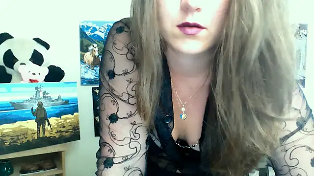 Snapshot of Darina_M_ chatting on July 28, 2026, 11:17 am Darina M online show from July 28, 2026, 11:17 am