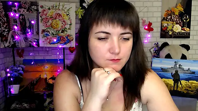 Snapshot of Darina_M_ chatting on November 23, 2025, 8:24 am Darina M online show from November 23, 2025, 8:24 am