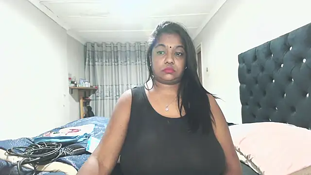 Indianmayaxoxo online show from May 8, 2026, 9:40 pm