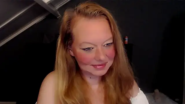 Snapshot of roxanna24 chatting on May 16, 2026, 9:14 pm roxanna24 online show from May 16, 2026, 9:14 pm