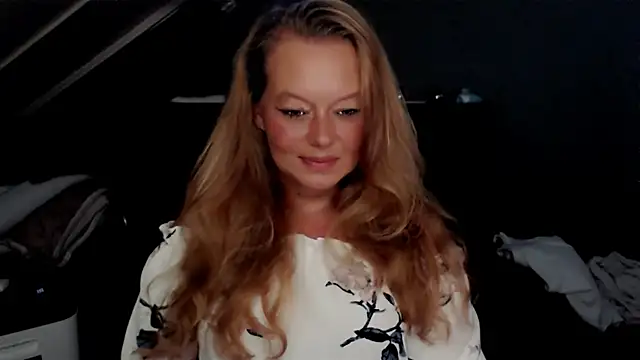 Snapshot of roxanna24 chatting on July 8, 2026, 7:58 pm roxanna24 online show from July 8, 2026, 7:58 pm