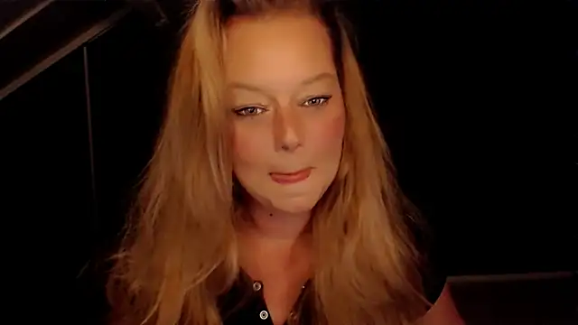 Snapshot of roxanna24 chatting on July 29, 2026, 7:46 pm roxanna24 online show from July 29, 2026, 7:46 pm