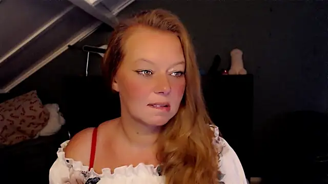 Snapshot of roxanna24 chatting on May 31, 2026, 7:58 pm roxanna24 online show from May 31, 2026, 7:58 pm