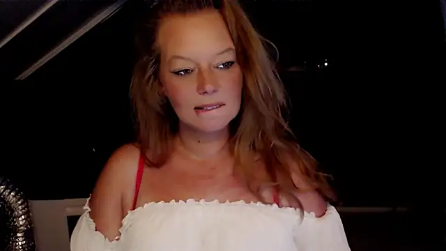 Snapshot of roxanna24 chatting on May 29, 2026, 10:49 pm roxanna24 online show from May 29, 2026, 10:49 pm