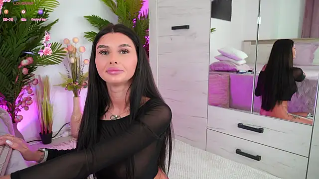 EmilyHudsson 1 online show from February 25, 2025, 6:01 pm