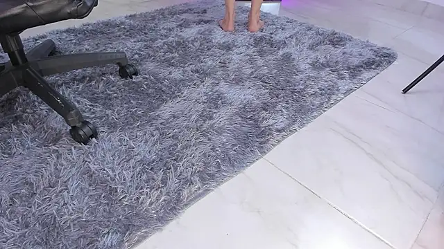 selena robertss  online show from February 9, 2026, 1:14 am