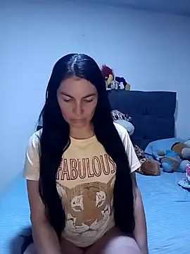 renata hot1 online show from December 22, 2025, 2:55 am