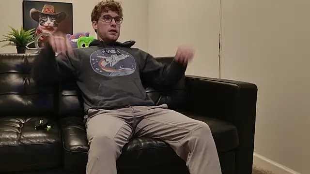 BlueEyedTallGuy94 online show from October 11, 2025, 8:32 pm