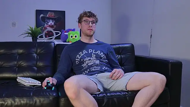 BlueEyedTallGuy94 online show from October 18, 2025, 1:07 am