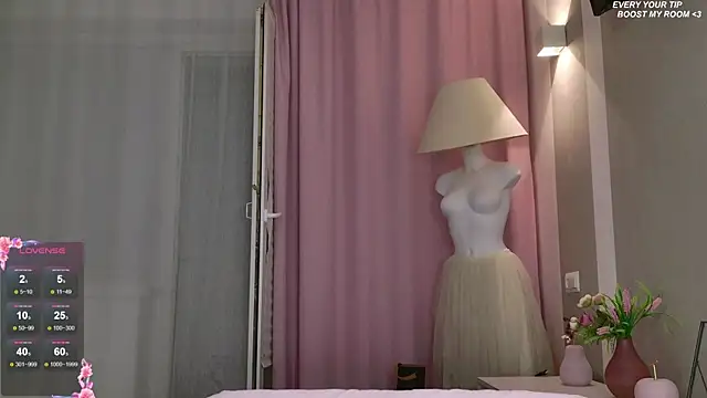 Snapshot of b4by_LoL1 chatting on October 21, 2025, 1:21 pm b4by LoL1 online show from October 21, 2025, 1:21 pm