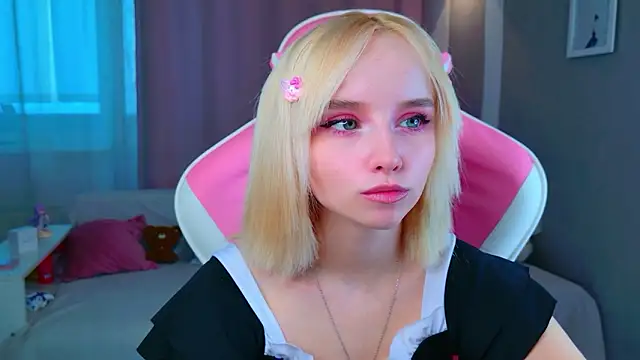 Snapshot of b4by_LoL1 chatting on March 15, 2026, 1:07 pm b4by LoL1 online show from March 15, 2026, 1:07 pm